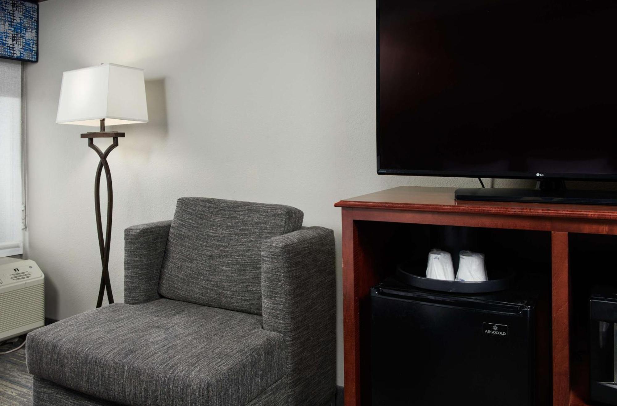 Hampton Inn Atlanta-Cumberland Mall/Cobb Galleria Area Смирна Екстер'єр фото