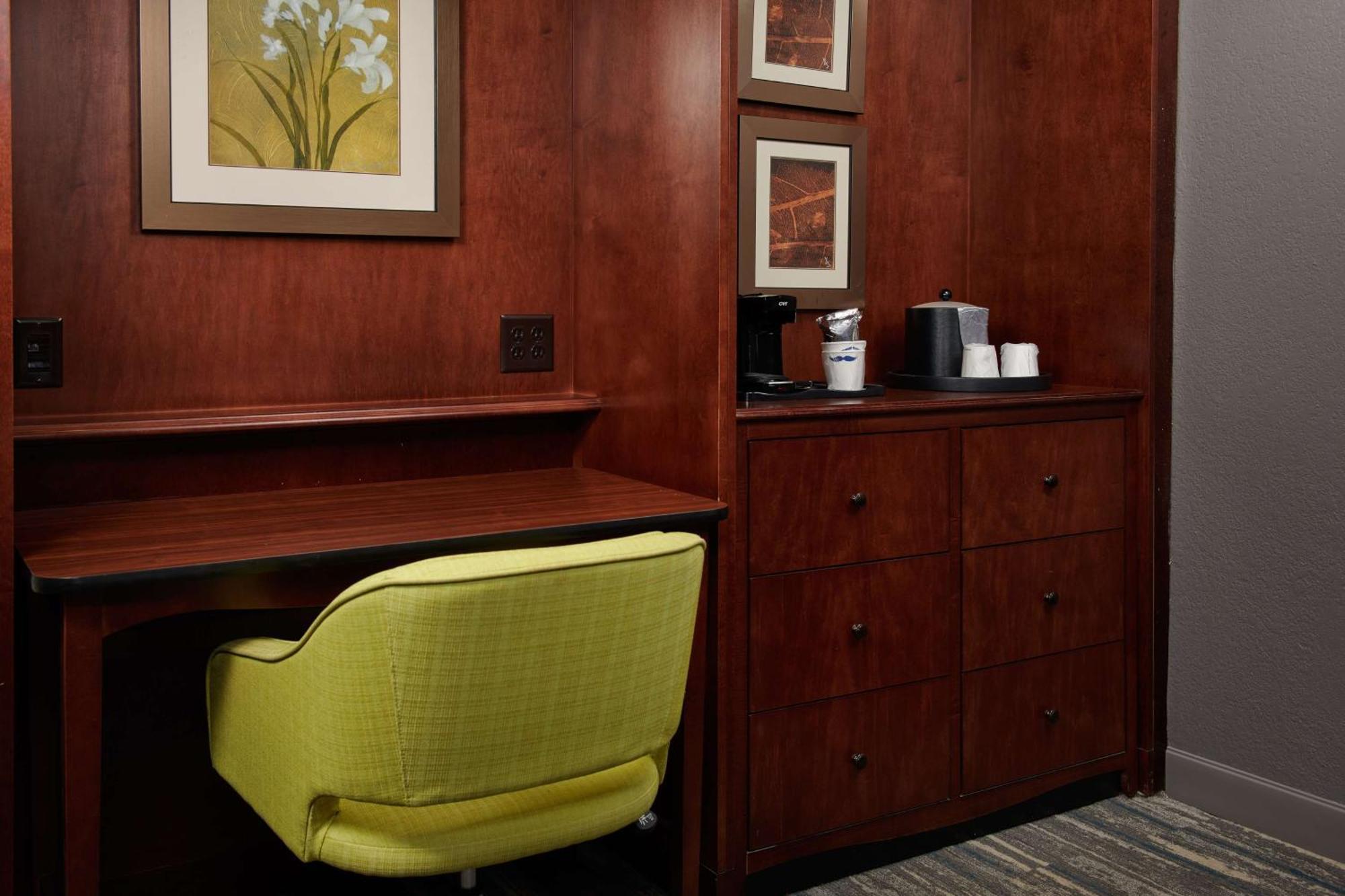 Hampton Inn Atlanta-Cumberland Mall/Cobb Galleria Area Смирна Екстер'єр фото