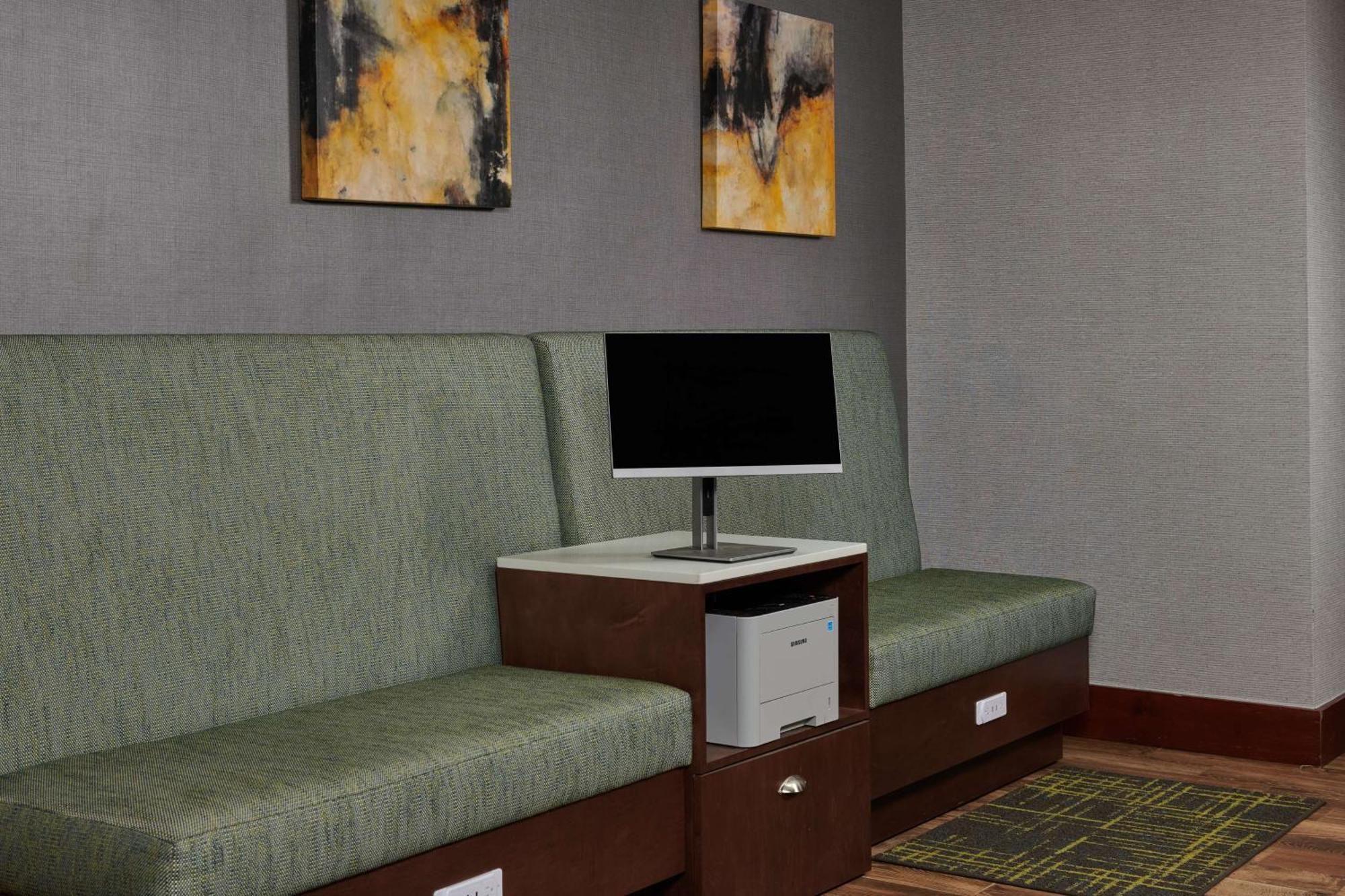 Hampton Inn Atlanta-Cumberland Mall/Cobb Galleria Area Смирна Екстер'єр фото