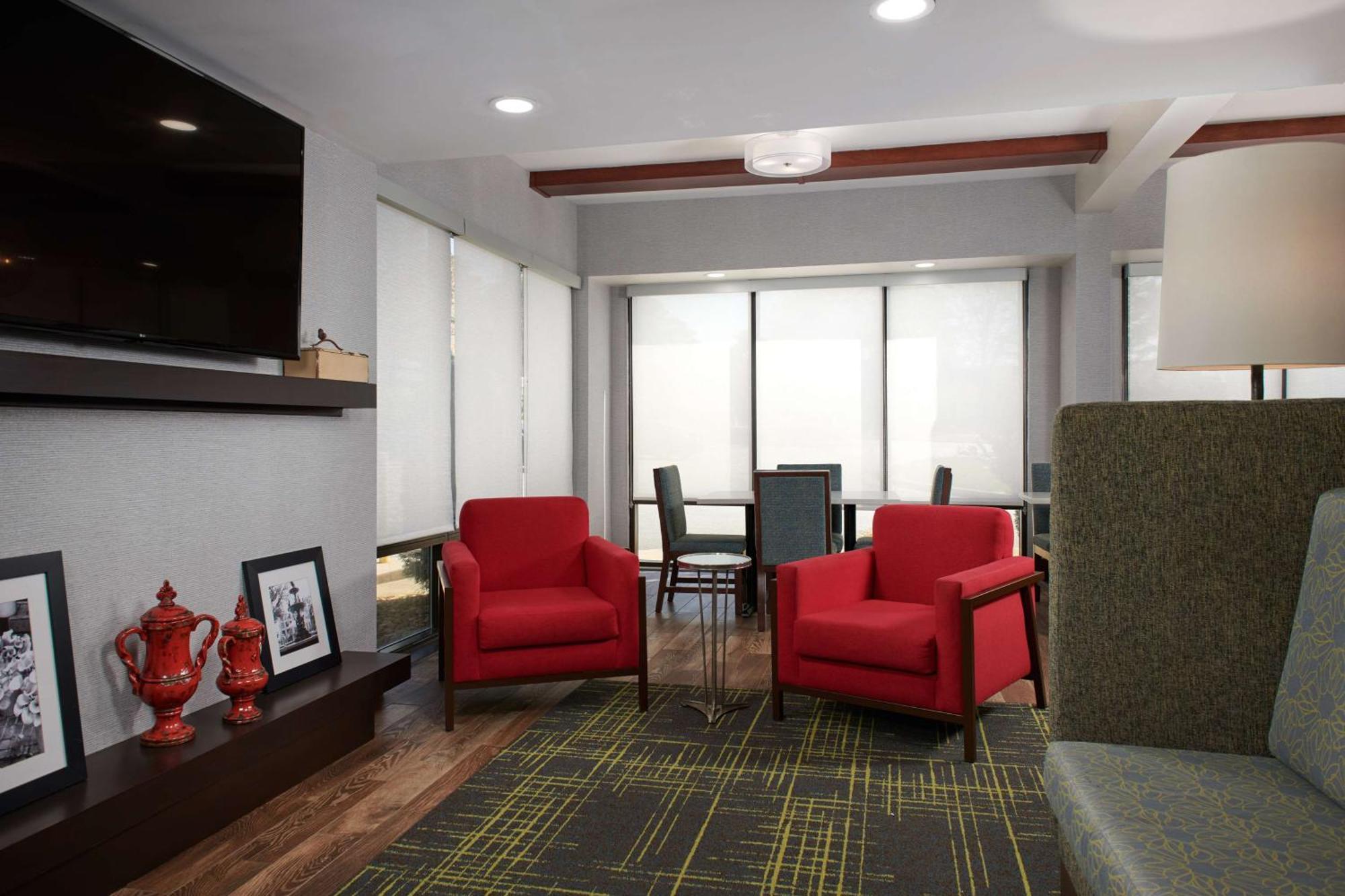 Hampton Inn Atlanta-Cumberland Mall/Cobb Galleria Area Смирна Екстер'єр фото