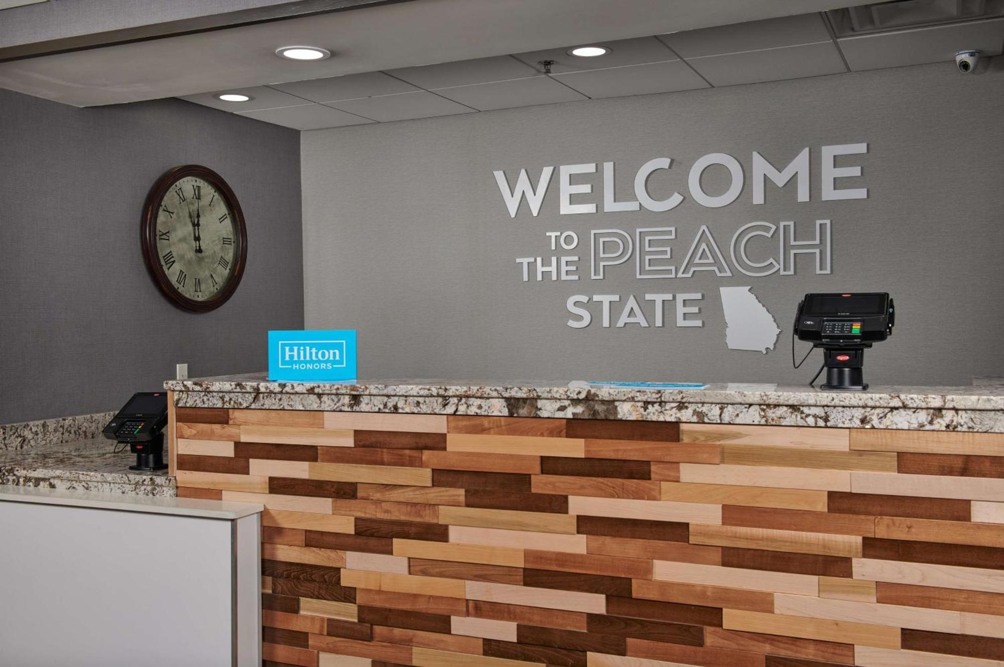 Hampton Inn Atlanta-Cumberland Mall/Cobb Galleria Area Смирна Екстер'єр фото